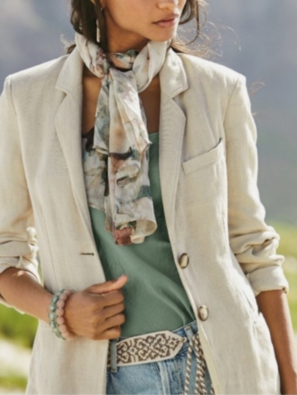 NWOT ! Peruvian Connection Light Beige Two-Button Notch Lapel Linen Blazer